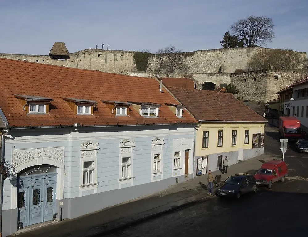Várkapu Panzió Eger